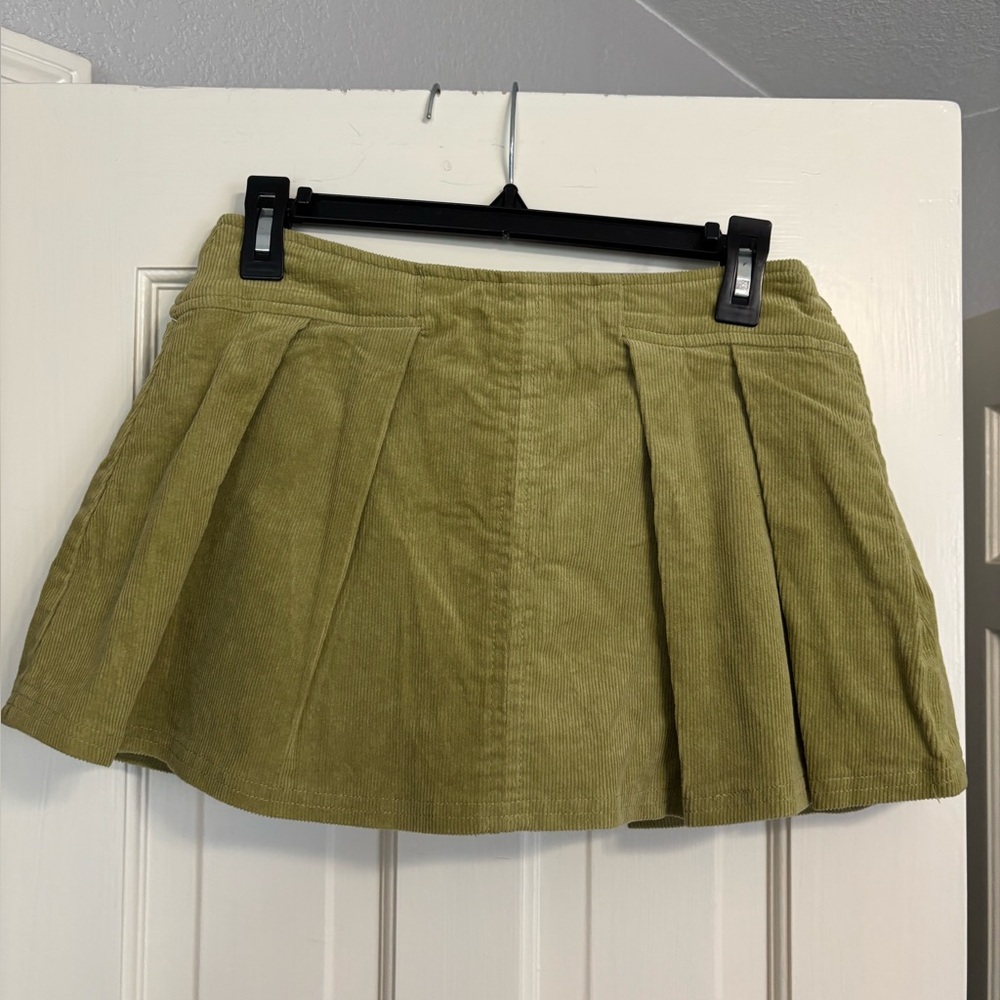 Forever 21 Olive Green Mini Skort | Pleated Corduroy | Medium (Fits Small)